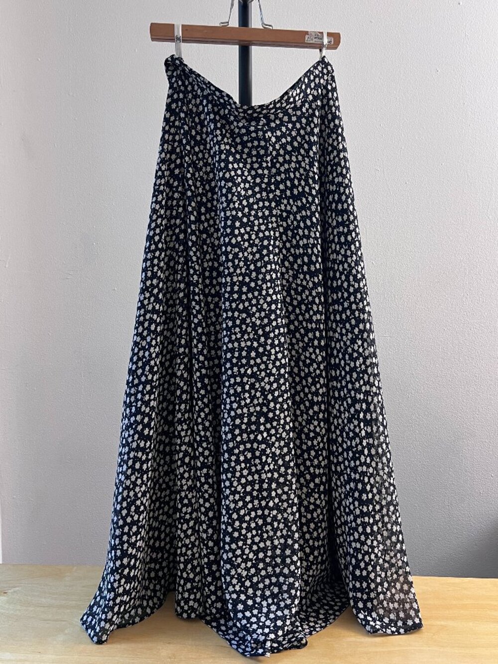 Vintage Floral Blue Skirt - small waist with pockets